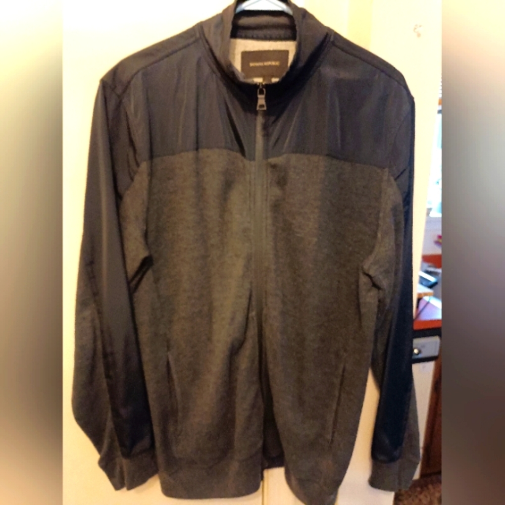 Banana Republic Men's Large Smoke Gray with Navy Full-Zip Jacket